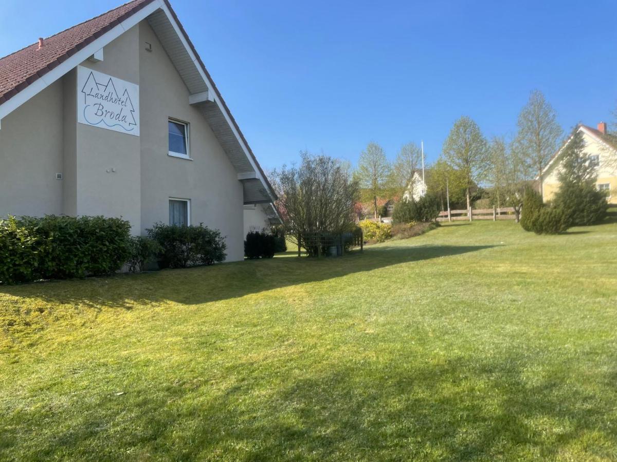 Landhotel Broda Neubrandenburg Exterior foto